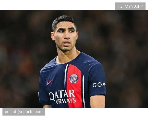 实时：巴黎圣日耳曼球员阿什拉夫因伤被替换下场